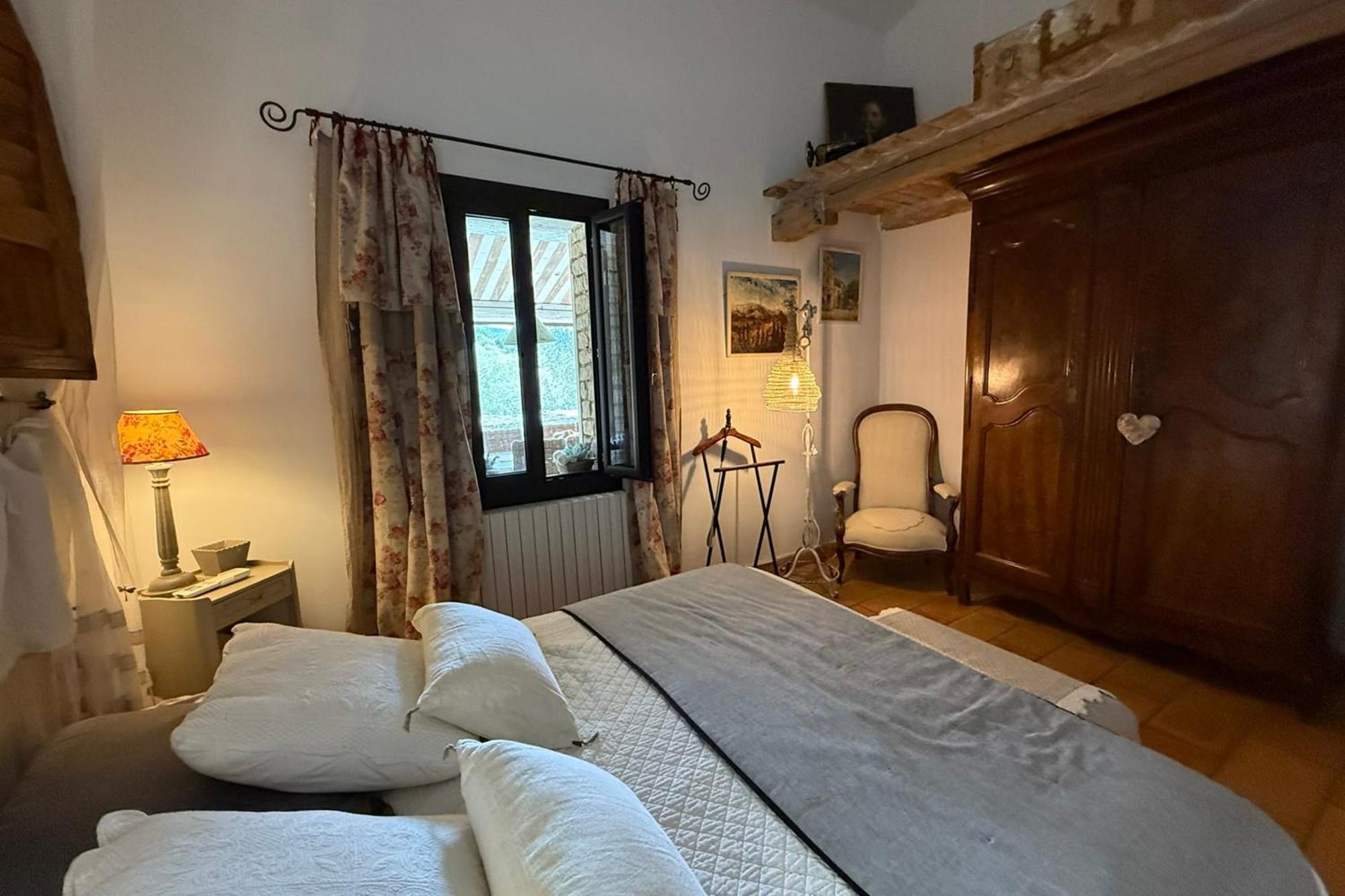 Beautiful Provencal Villa With Pool And Jacuzzi 라코스트 외부 사진